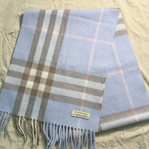 Vintage  Burberry 50Cashmere50Merino Scarf  excellent condition Made in Scotland - Picture 1 of 5